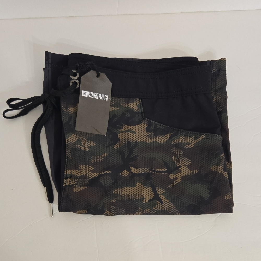 Freedom Industries Camouflage Athletic Shorts - Black/Green - XL